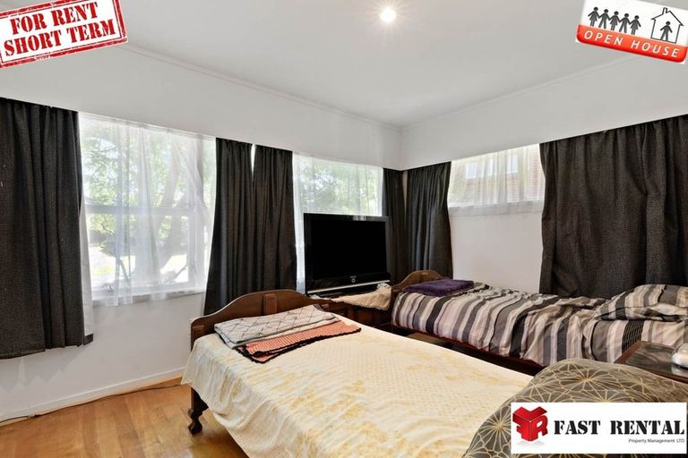 Photo of property in 3 The Rosebowl, Sunnyhills, Auckland, 2010
