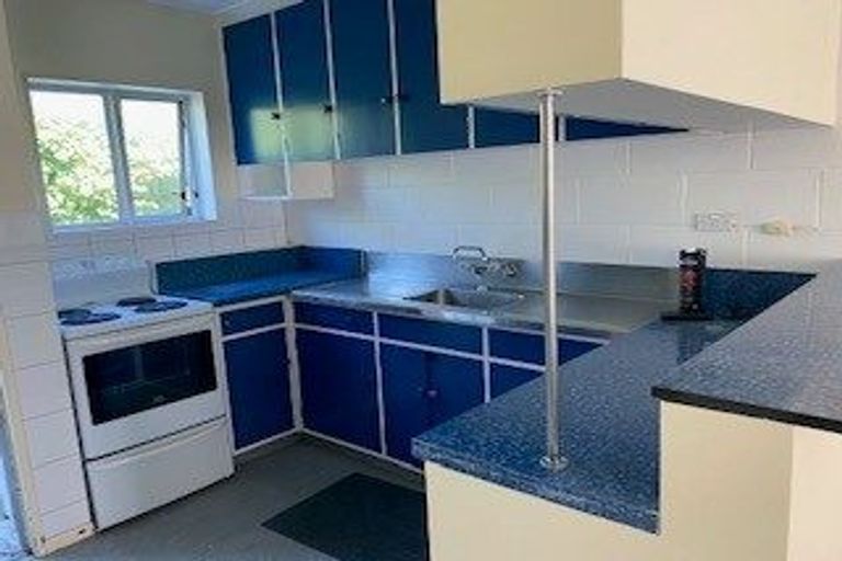 Photo of property in 15b Cypress Drive, Maungaraki, Lower Hutt, 5010