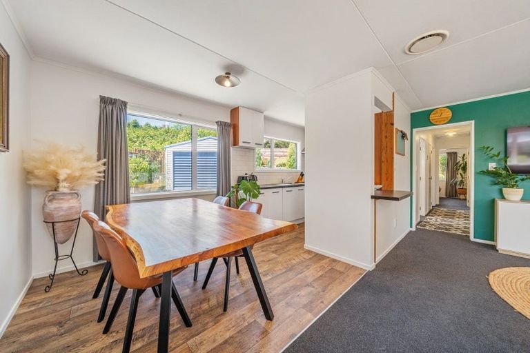 Photo of property in 21 Oaklands Grove, Clouston Park, Upper Hutt, 5018
