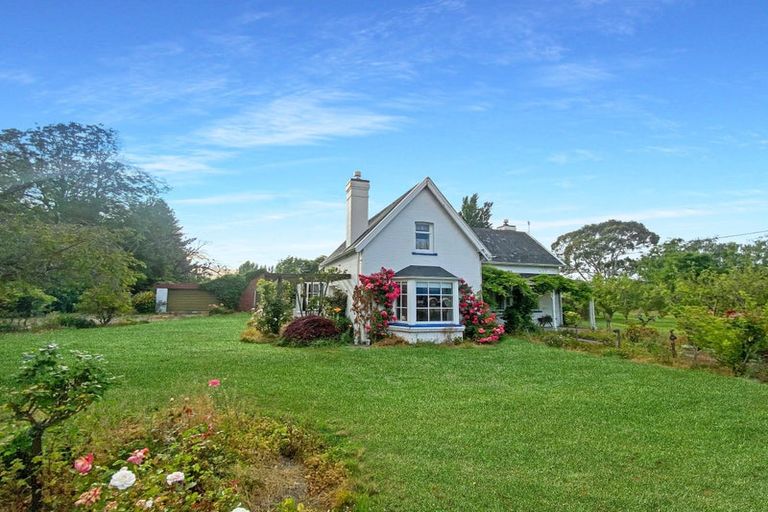 Photo of property in 128 Main North Road, Woodend, 7610