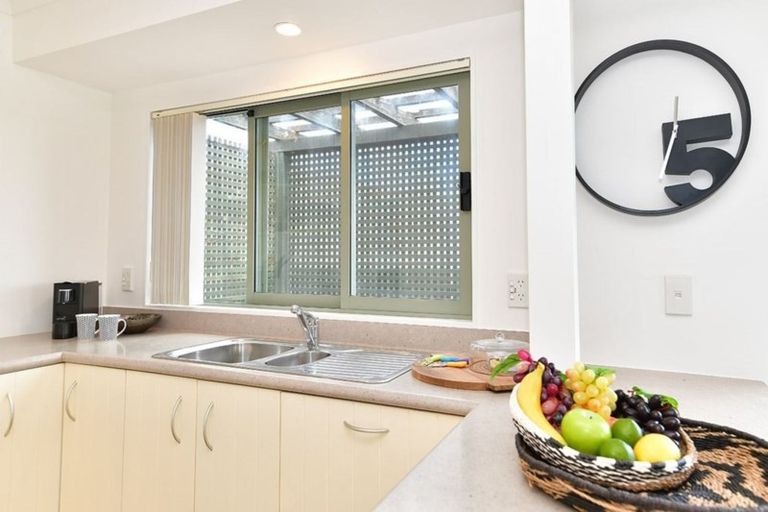 Photo of property in 1/12 Miro Street, Helensville, 0800