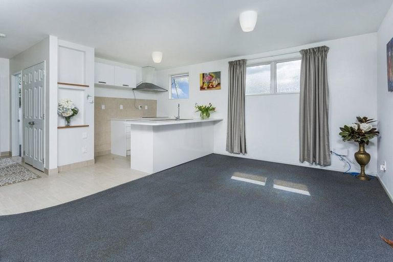 Photo of property in 44a Waverley Avenue, Glenfield, Auckland, 0629