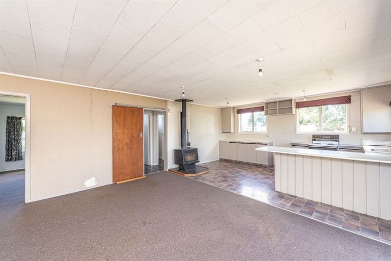 Photo of property in 30 Weraroa Road, Waverley, 4510