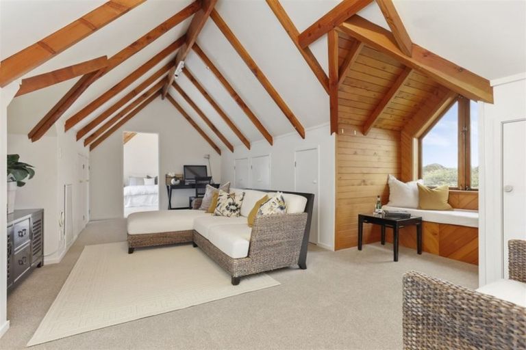 Photo of property in 411 Waitakere Road, Taupaki, Henderson, 0782