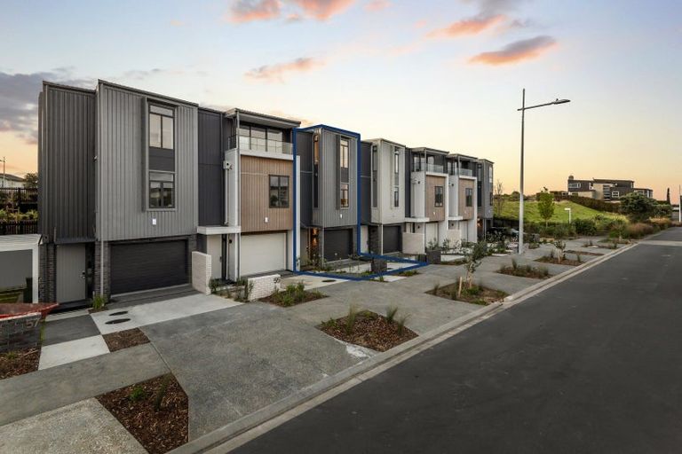 Photo of property in 53 Bearing Parade, Long Bay, Auckland, 0630