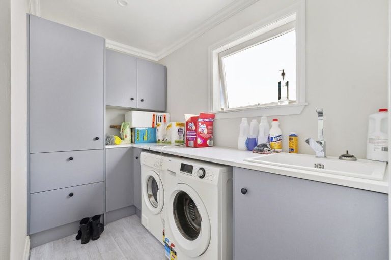 Photo of property in 15 Collingwood Road, Waiuku, 2123