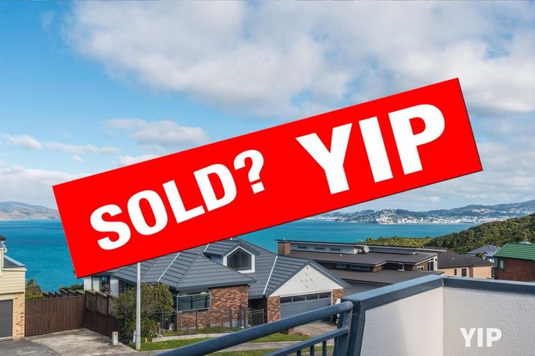 Photo of property in 59 Dress Circle, Newlands, Wellington, 6037