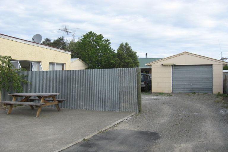 Photo of property in 2 Douglas Road, Amberley, 7410