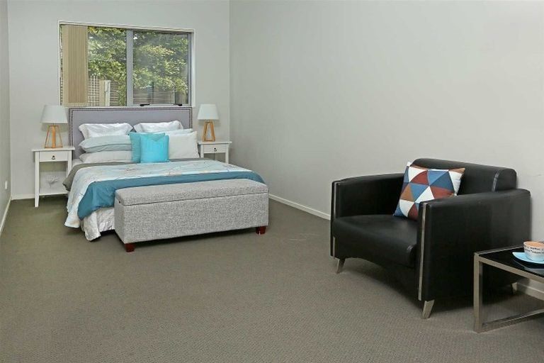 Photo of property in 11c Nimstedt Avenue, Oteha, Auckland, 0632