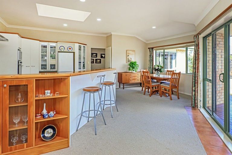 Photo of property in 12 Pinotage Drive, Greenmeadows, Napier, 4112