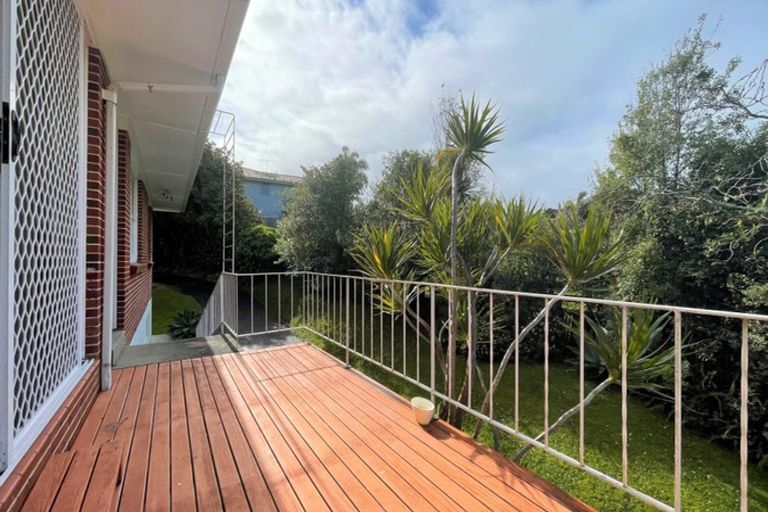 Photo of property in 12 Grenada Avenue, Forrest Hill, Auckland, 0620