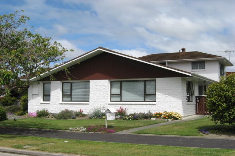 Photo of property in 2/1 Rosedale Place, Avonhead, Christchurch, 8042