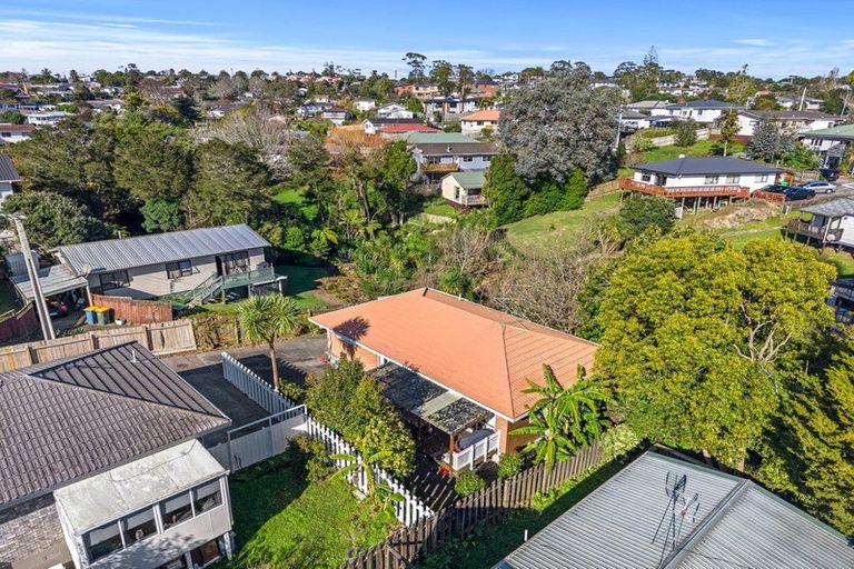 Photo of property in 131c View Road, Sunnyvale, Auckland, 0612