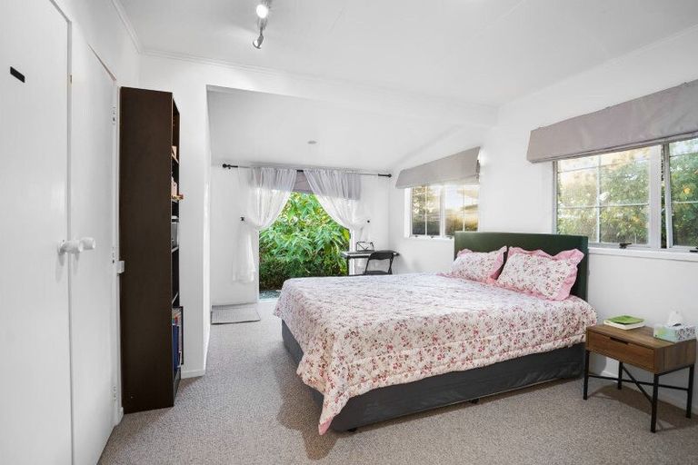 Photo of property in 1 Camellia Place, Hamilton Lake, Hamilton, 3204