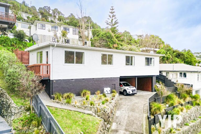 Photo of property in 137a Newlands Road, Newlands, Wellington, 6037