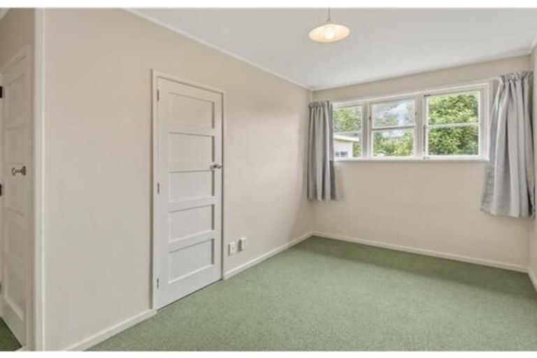 Photo of property in 6 Renfrew Street, Upper Riccarton, Christchurch, 8041