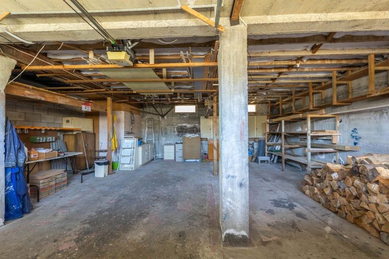 Photo of property in 29 Awanui Street, Merrilands, New Plymouth, 4312