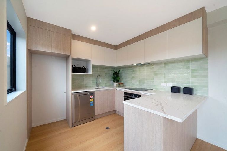Photo of property in 2/114 Don Buck Road, Massey, Auckland, 0614