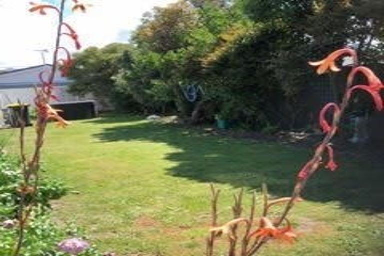 Photo of property in 27 Malta Crescent, South New Brighton, Christchurch, 8062