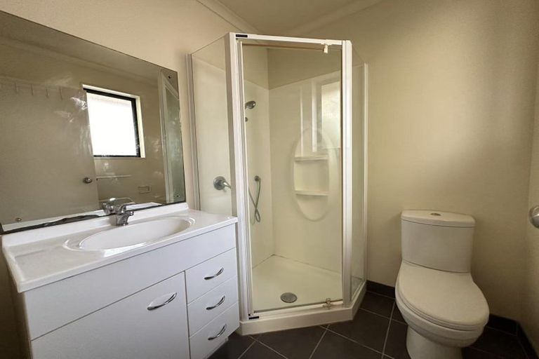 Photo of property in 10 Nimstedt Avenue, Oteha, Auckland, 0632