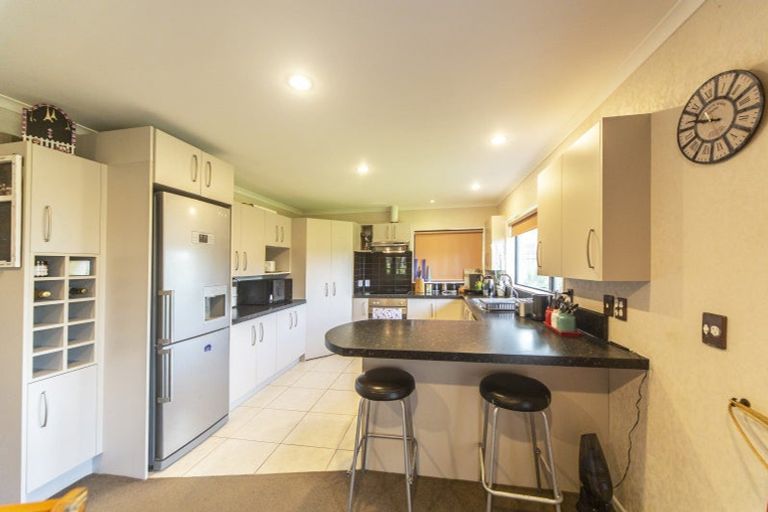 Photo of property in 47 Parnell Heights Drive, Kelvin Grove, Palmerston North, 4414