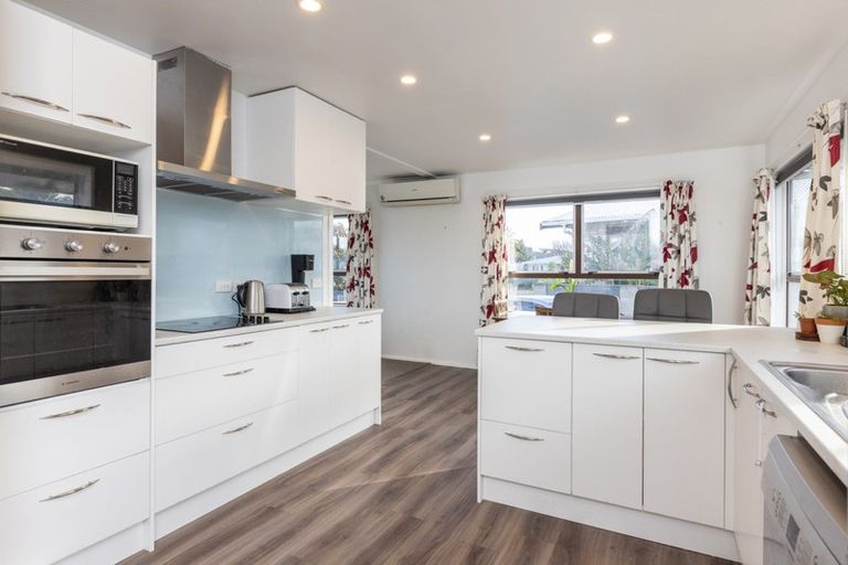 Photo of property in 24 Ranfurly Street, Tamatea, Napier, 4112