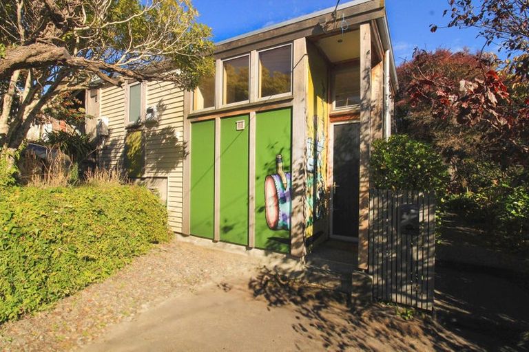 Photo of property in 8 Albert Street, Island Bay, Wellington, 6023
