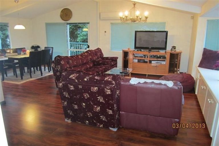 Photo of property in 80m Tirimoana Road, Te Atatu South, Auckland, 0602