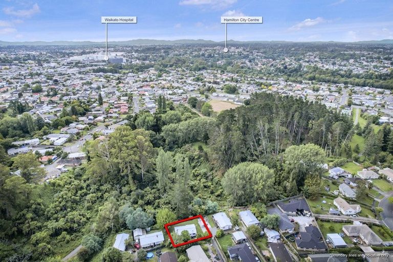 Photo of property in 14 Manor Place, Bader, Hamilton, 3206