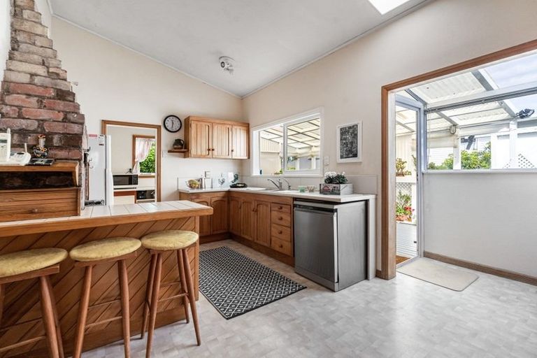 Photo of property in 125 Vauxhall Road, Narrow Neck, Auckland, 0624