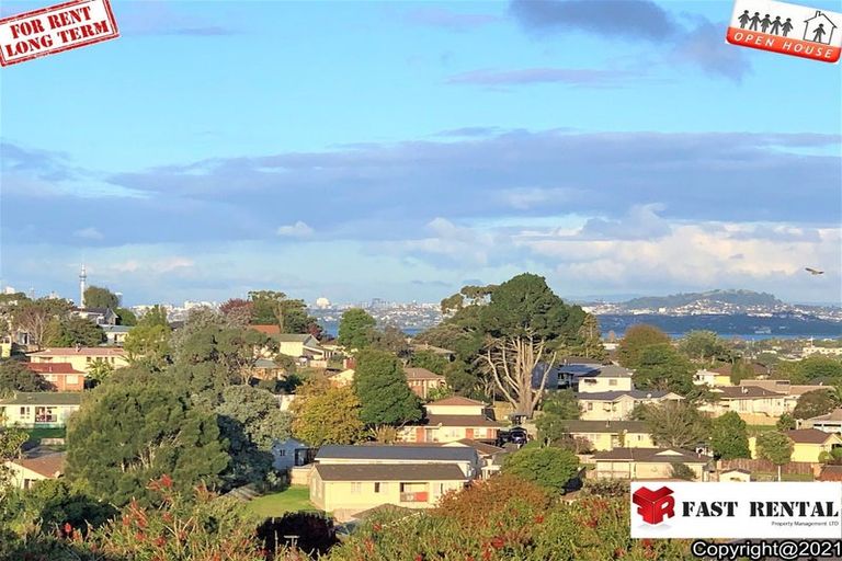 Photo of property in 18 Sumich Place, West Harbour, Auckland, 0618