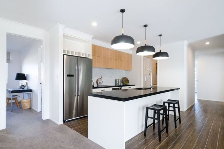 Photo of property in 7 Grove Way, Riverhead, 0820