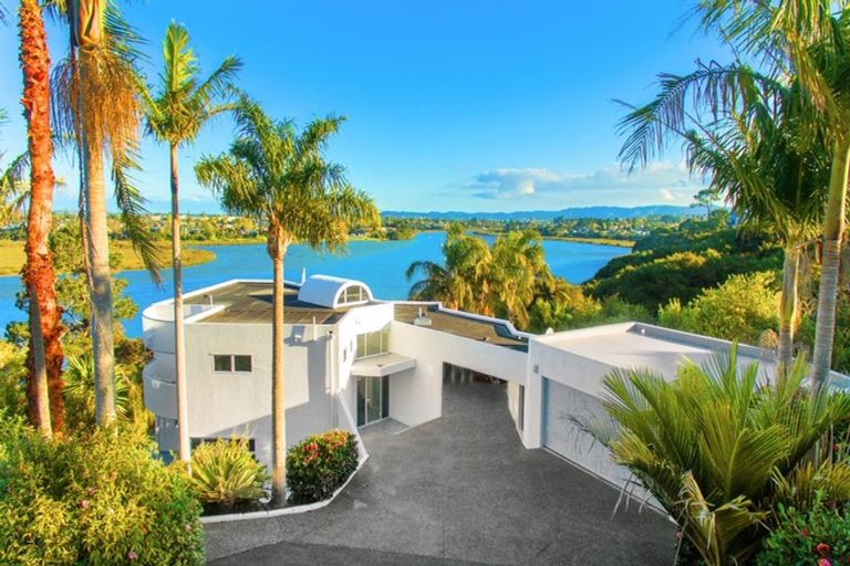 Photo of property in 21 Renoir Street, West Harbour, Auckland, 0618