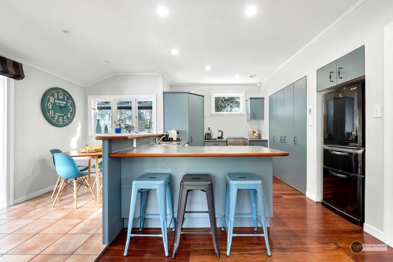 Photo of property in 49 Penrose Street, Woburn, Lower Hutt, 5010