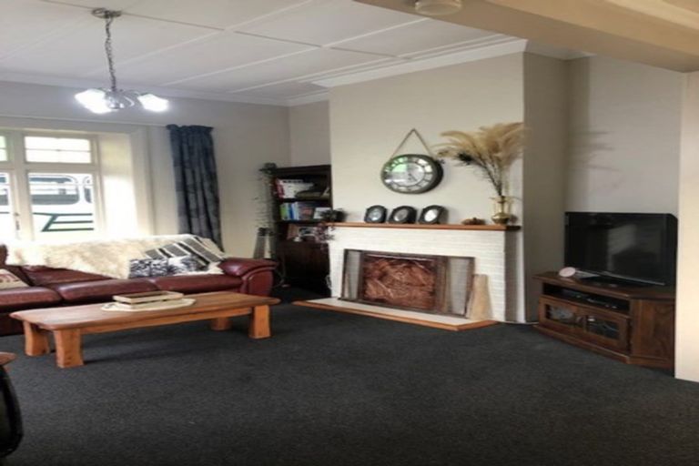 Photo of property in 44 Queen Street, Winton, 9720