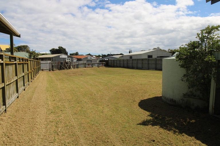 Photo of property in 8 Thomas Place, Foxton Beach, Foxton, 4815