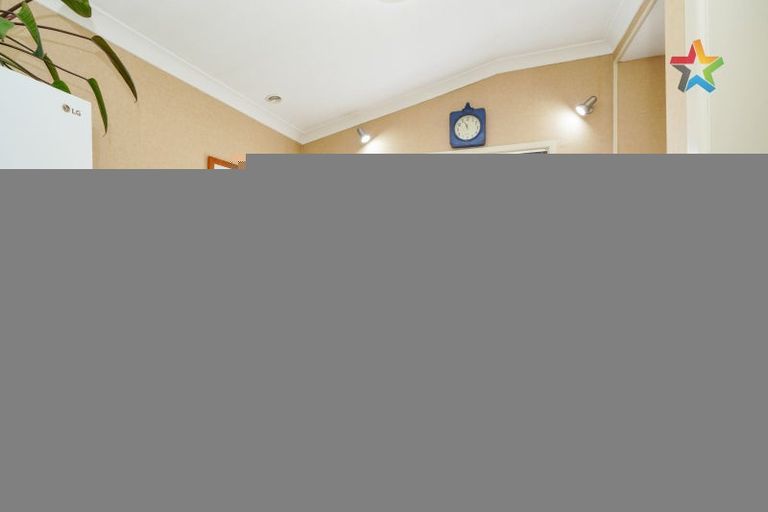 Photo of property in 22 Buckingham Street, Tokanui, 9884