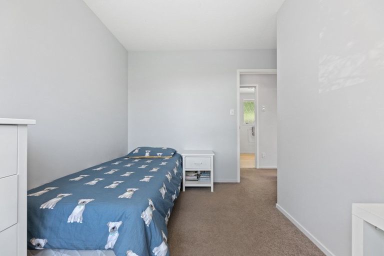 Photo of property in 52 Solomon Avenue, Redwood, Christchurch, 8051