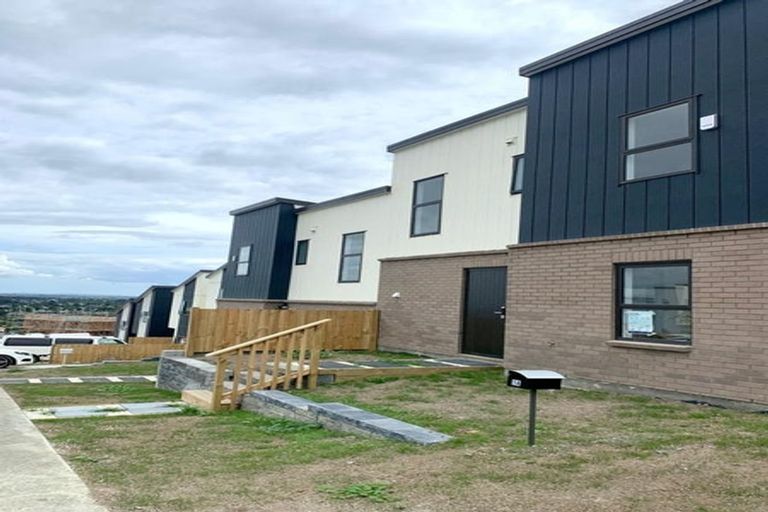 Photo of property in 1a Putiputi Way, Papakura, 2110