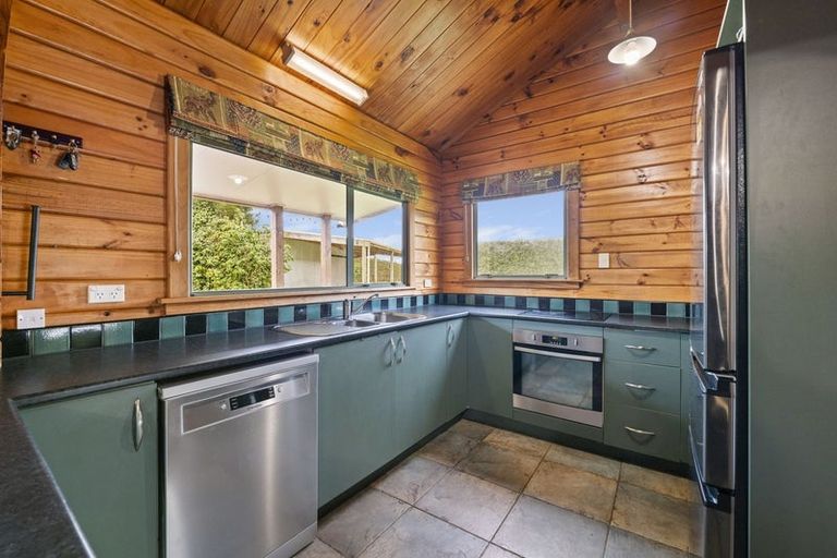 Photo of property in 280 Corbett Road, Paraite, New Plymouth, 4373
