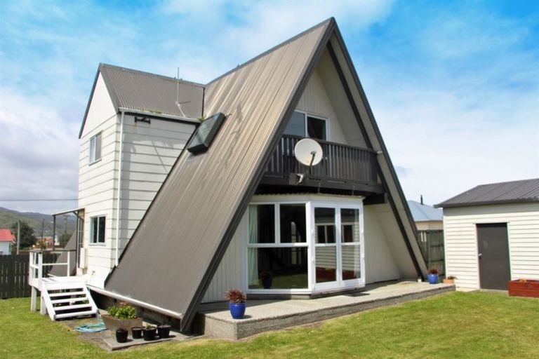 Photo of property in 3 O'grady Street, Blaketown, Greymouth, 7805