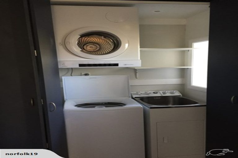 Photo of property in 98 Melbourne Road, Island Bay, Wellington, 6023