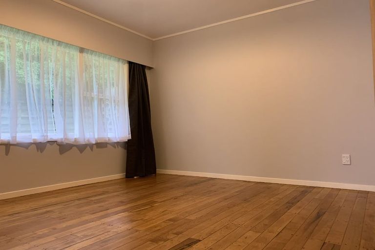 Photo of property in 2/30 Sunnynook Road, Sunnynook, Auckland, 0620