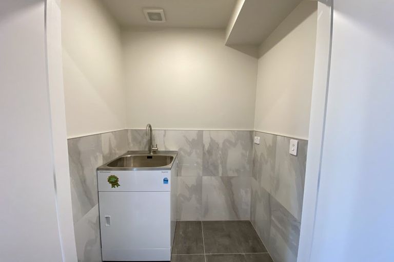 Photo of property in 17b Buscomb Avenue, Henderson, Auckland, 0610