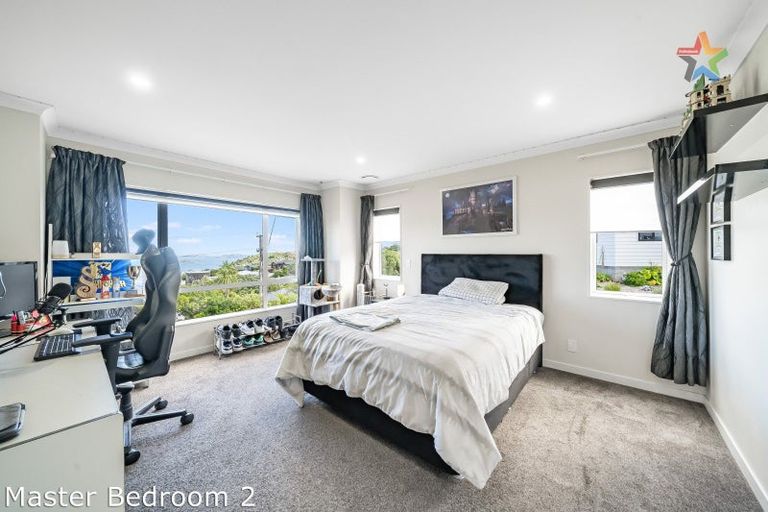 Photo of property in 2 Poto Road, Normandale, Lower Hutt, 5010