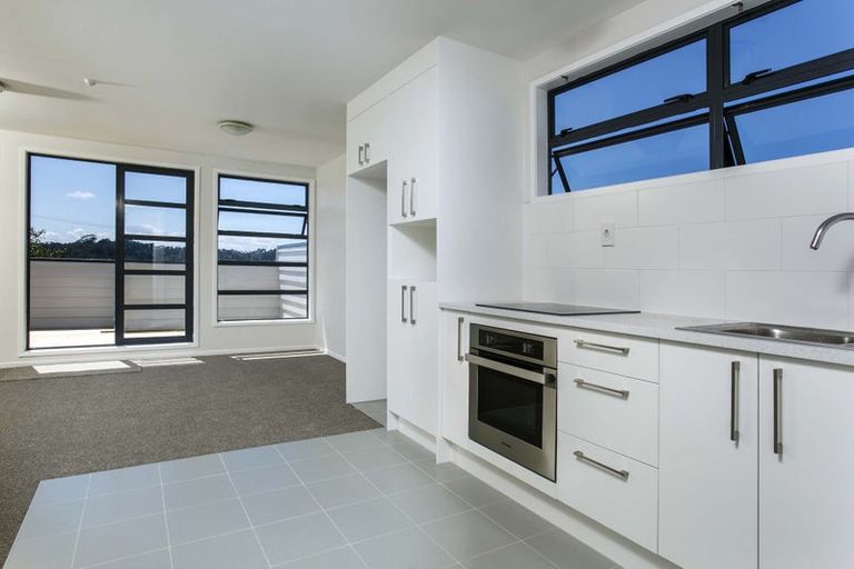 Photo of property in 420/18 Sunnyhaven Avenue, Beach Haven, Auckland, 0626