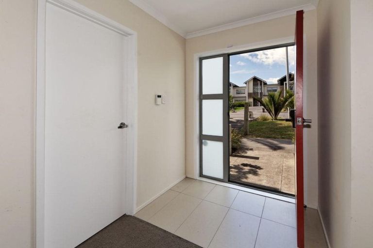 Photo of property in 48 Buckley Avenue, Hobsonville, Auckland, 0616