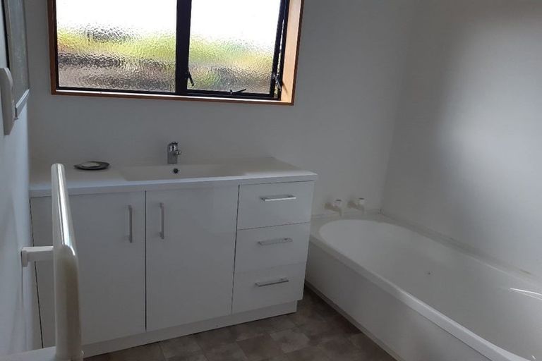 Photo of property in 4 Dinniss Avenue, Regent, Whangarei, 0112