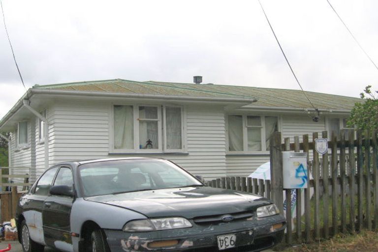 Photo of property in 60 Raukawa Street, Strathmore Park, Wellington, 6022