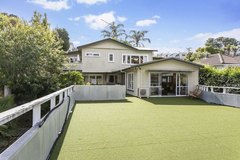 Photo of property in 36 Comins Crescent, Mission Bay, Auckland, 1071